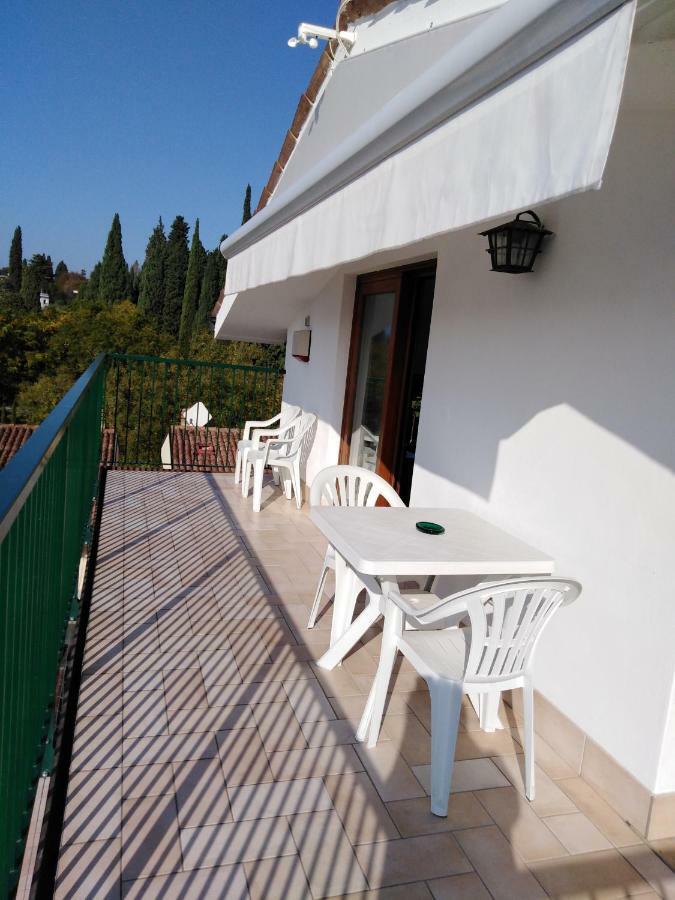Appartement 71 Via Vittorio Emanuele, Vista Lago E Terme à Sirmione Extérieur photo